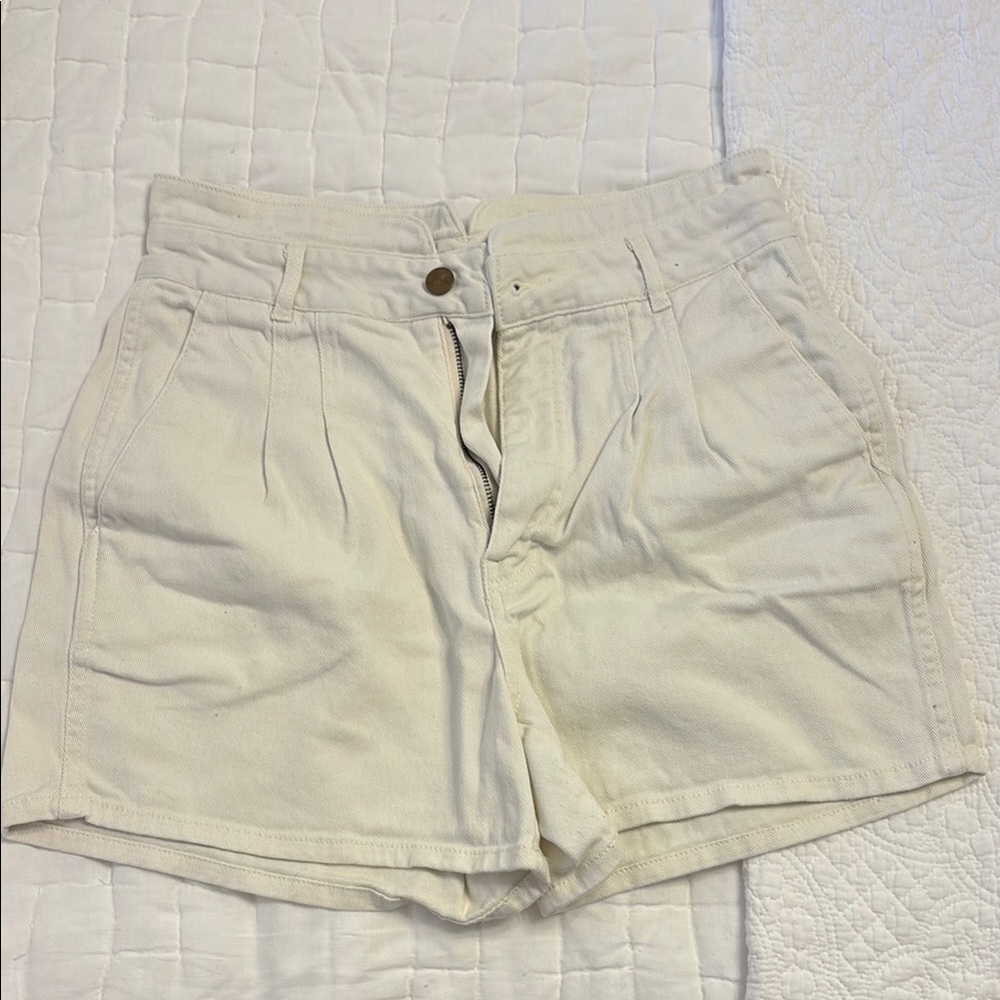 Faherty Cream High Waist Pleated Shorts
